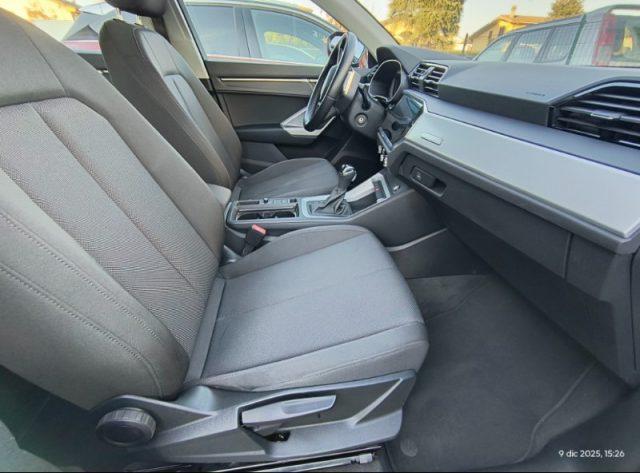 AUDI Q3 35 TDI quattro S tronic Business