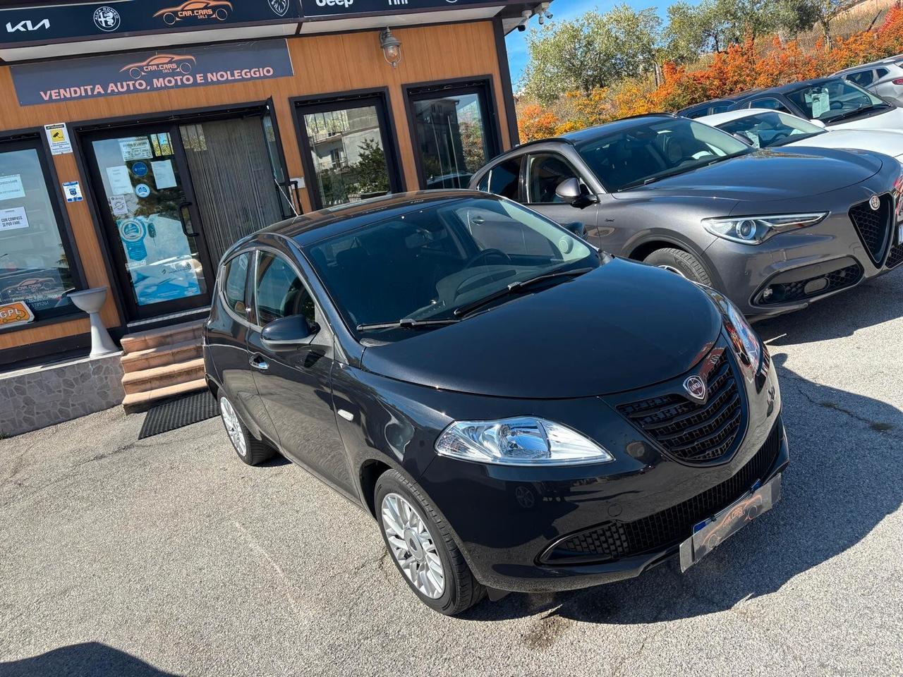 Lancia Ypsilon 1.2 69 CV 5 porte S&S Gold