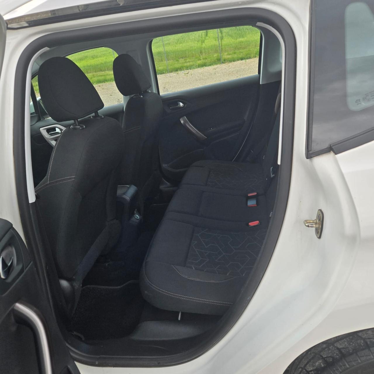 Peugeot 2008 1.2 VTi 82CV Access