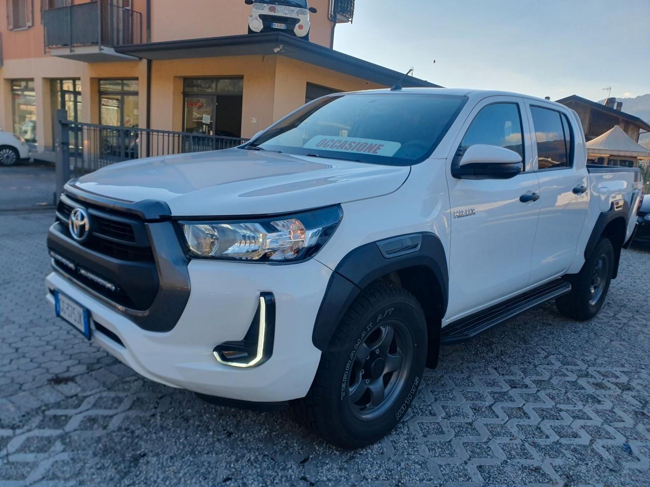 Toyota Hilux 2.4 D-4D 4WD 4 porte Double Cab Lounge