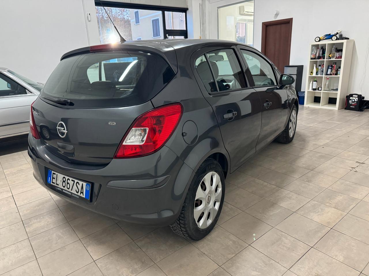 Opel Corsa 1.2 85CV 5 porte GPL-TECH OK NEOPATENTATI