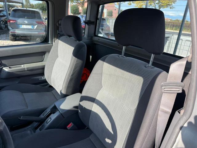 NISSAN NP300 2.5 D 2p. King Cab Easy Chassis