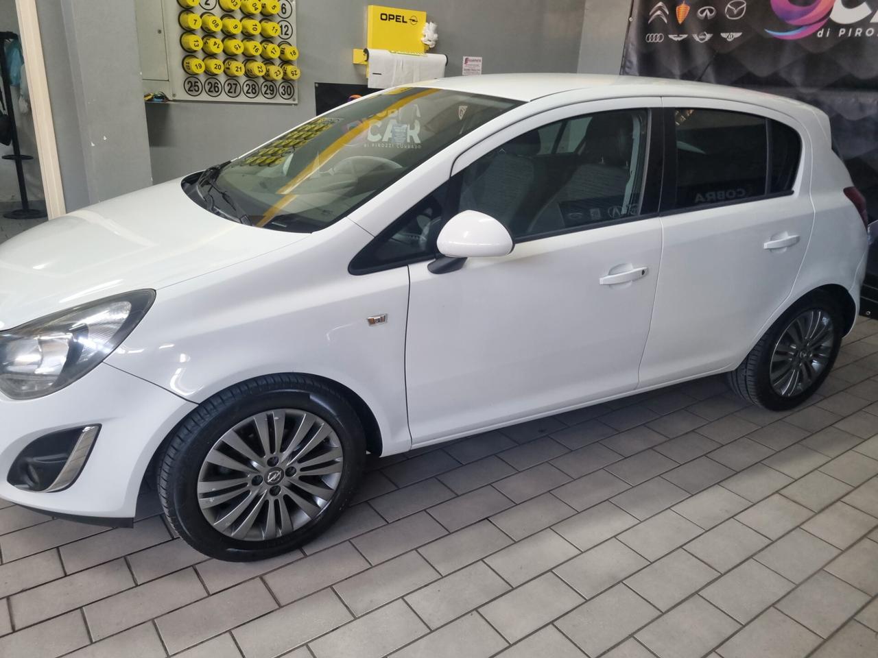 Opel Corsa 1.2 85CV 5 porte GPL-TECH Edition