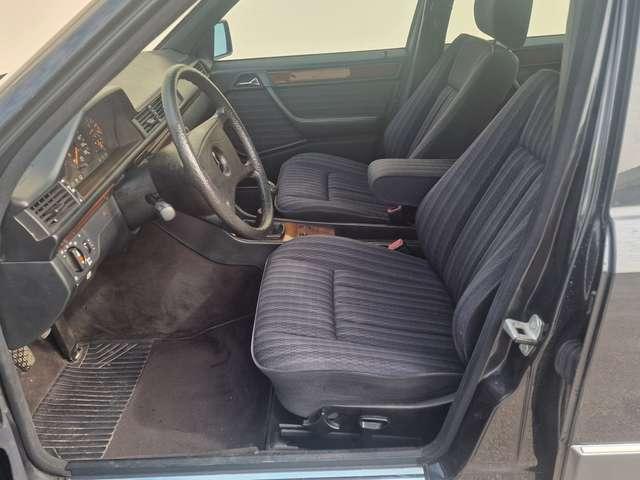 Mercedes-Benz E 200 E200 - First Paint - Book Service - 87.000 km