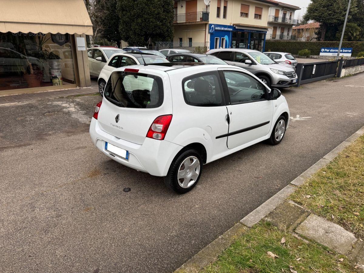 RENAULT - Twingo - 1.2 8V Dynamique NEOPATENTATI