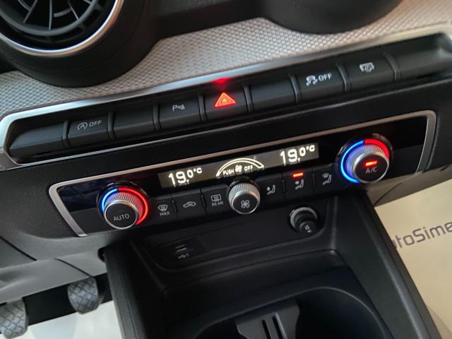 AUDI Q2 30 TDI Admired Advanced-RETROCAMERA-CARPLAY