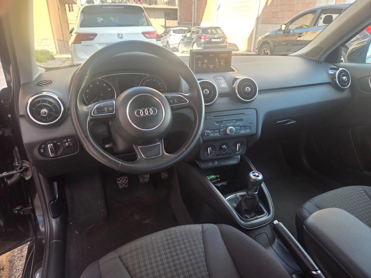 AUDI A1 1.2 BENZINA 86 CV KM 160000 CERTIFICATI