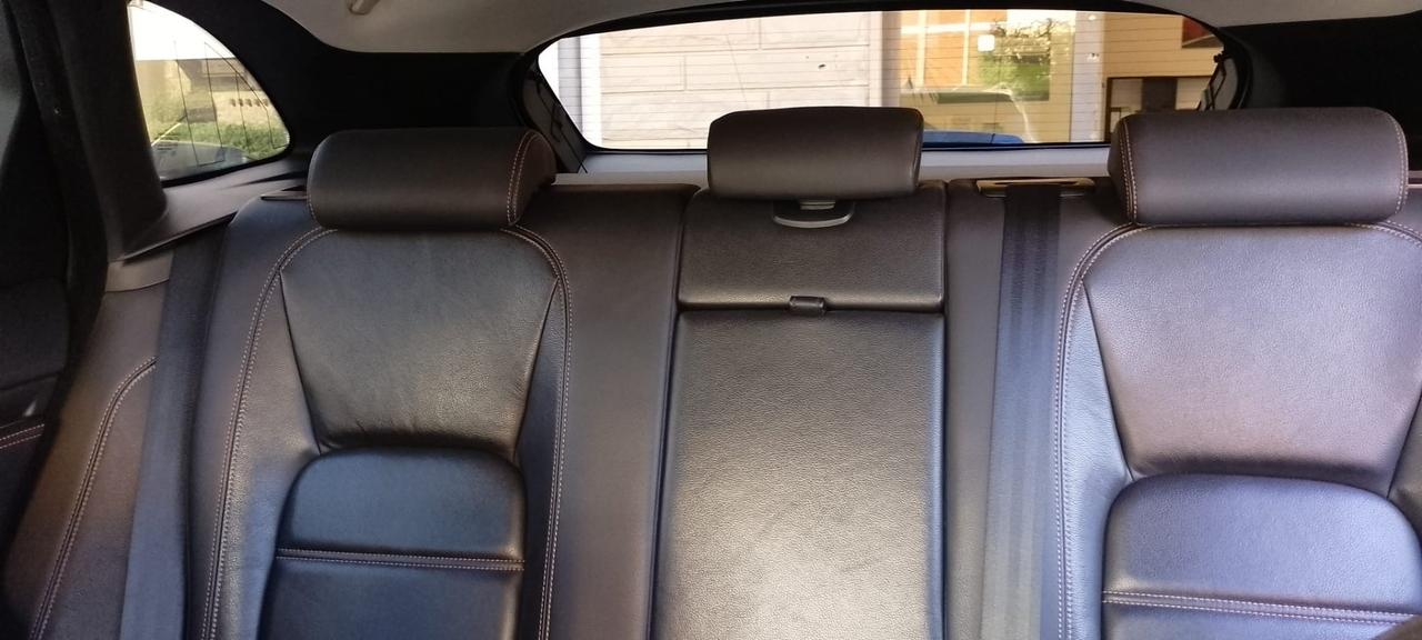 Jaguar F-Pace 2.0cc 180cv PORTFOLIO