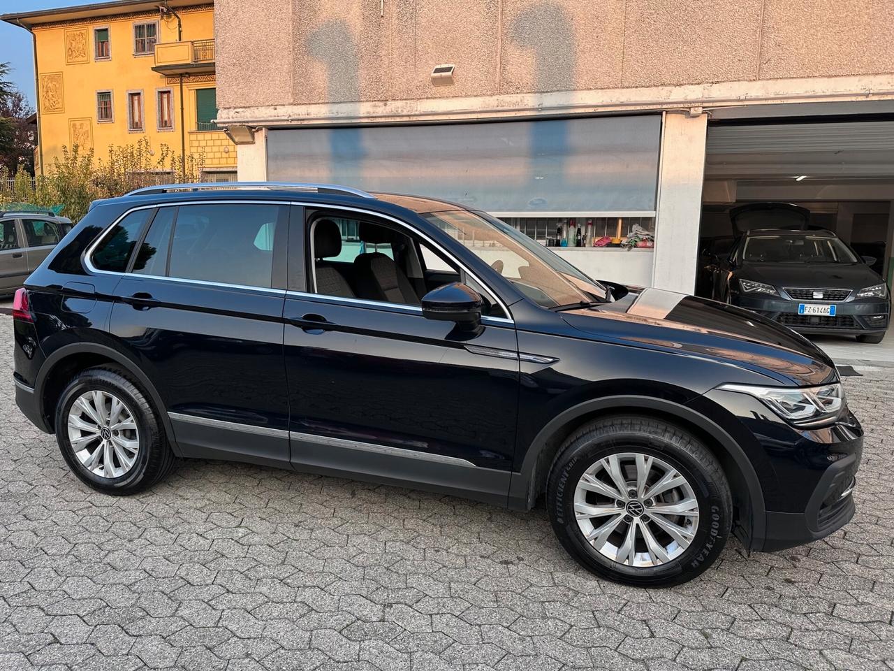 Volkswagen Tiguan 2.0 TDI 150 CV SCR DSG Elegance*EURO6