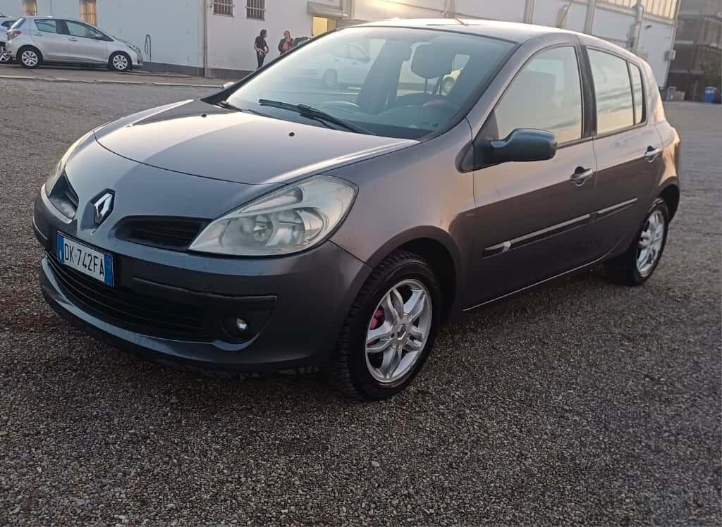 Renault Clio 1.2 16V 5 porte Le Iene