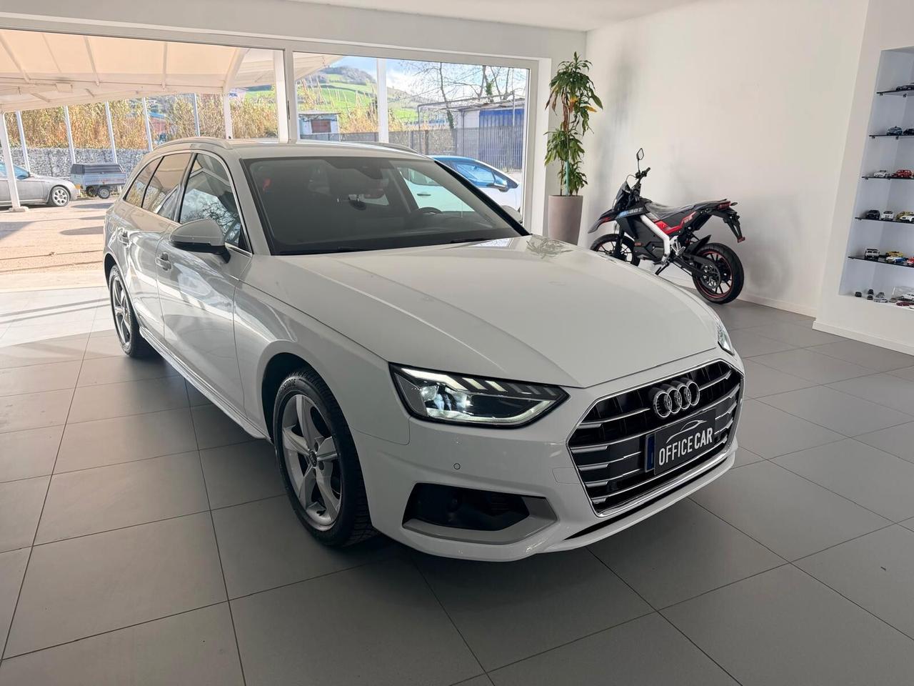 Audi A4 Avant 40 TDI S tronic Business Advanced