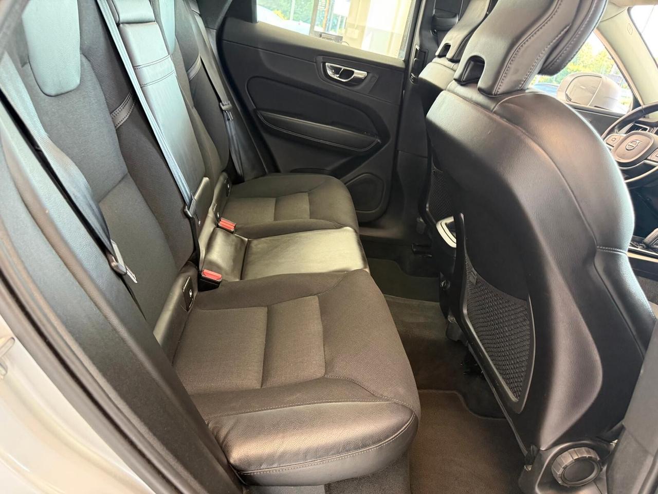 Volvo XC 60 XC60 B4 (d) AWD Geartronic Business Plus