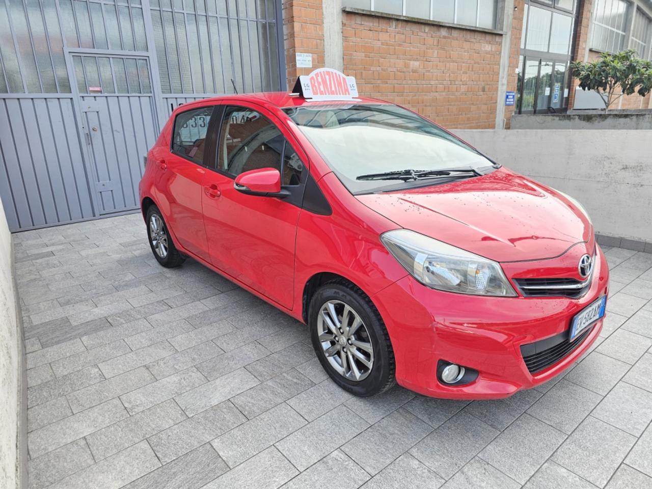 Toyota Yaris 1.0 5 porte Lounge