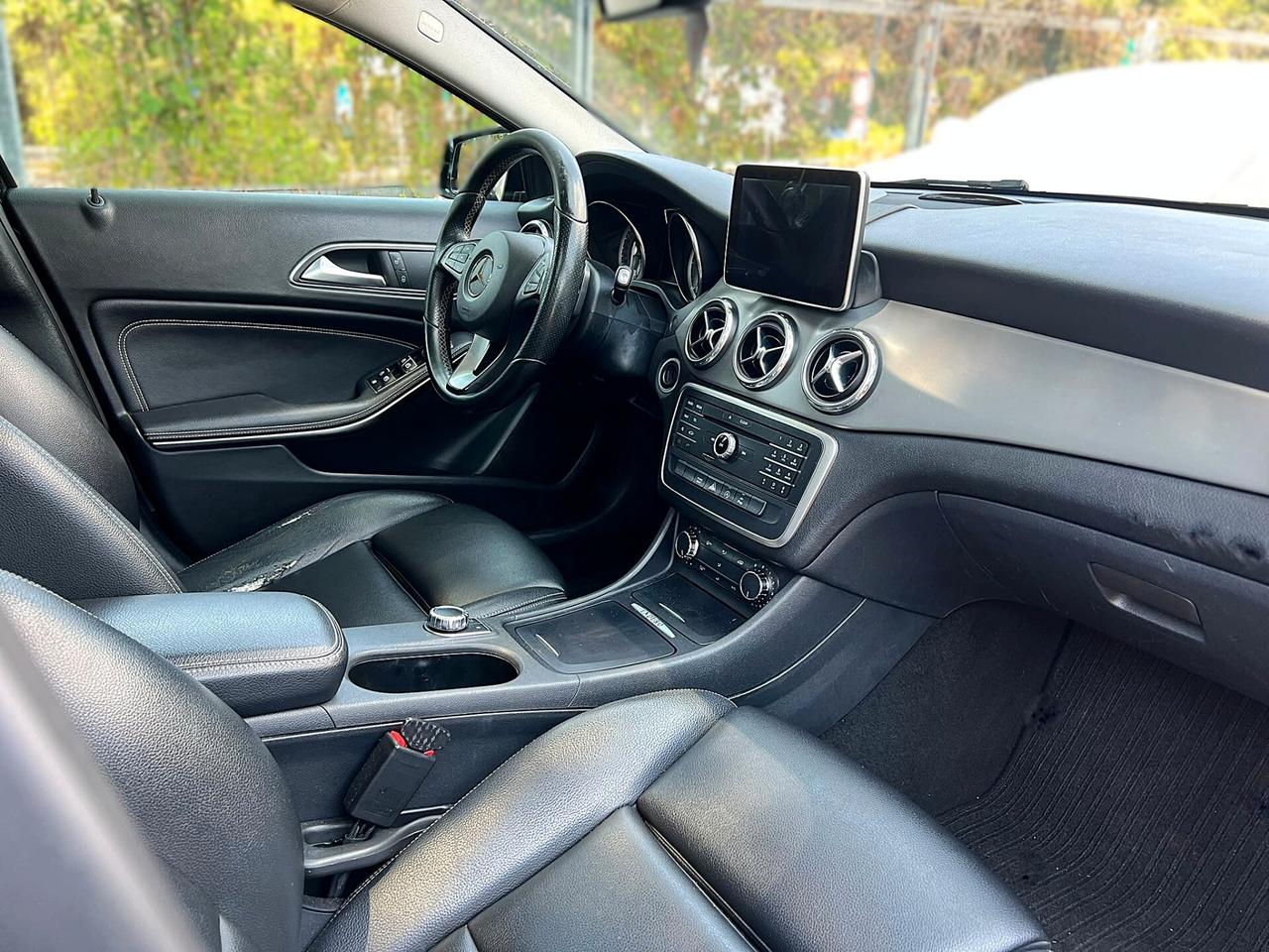 MERCEDES-BENZ GLA 180 d Automatic Premium - 2016