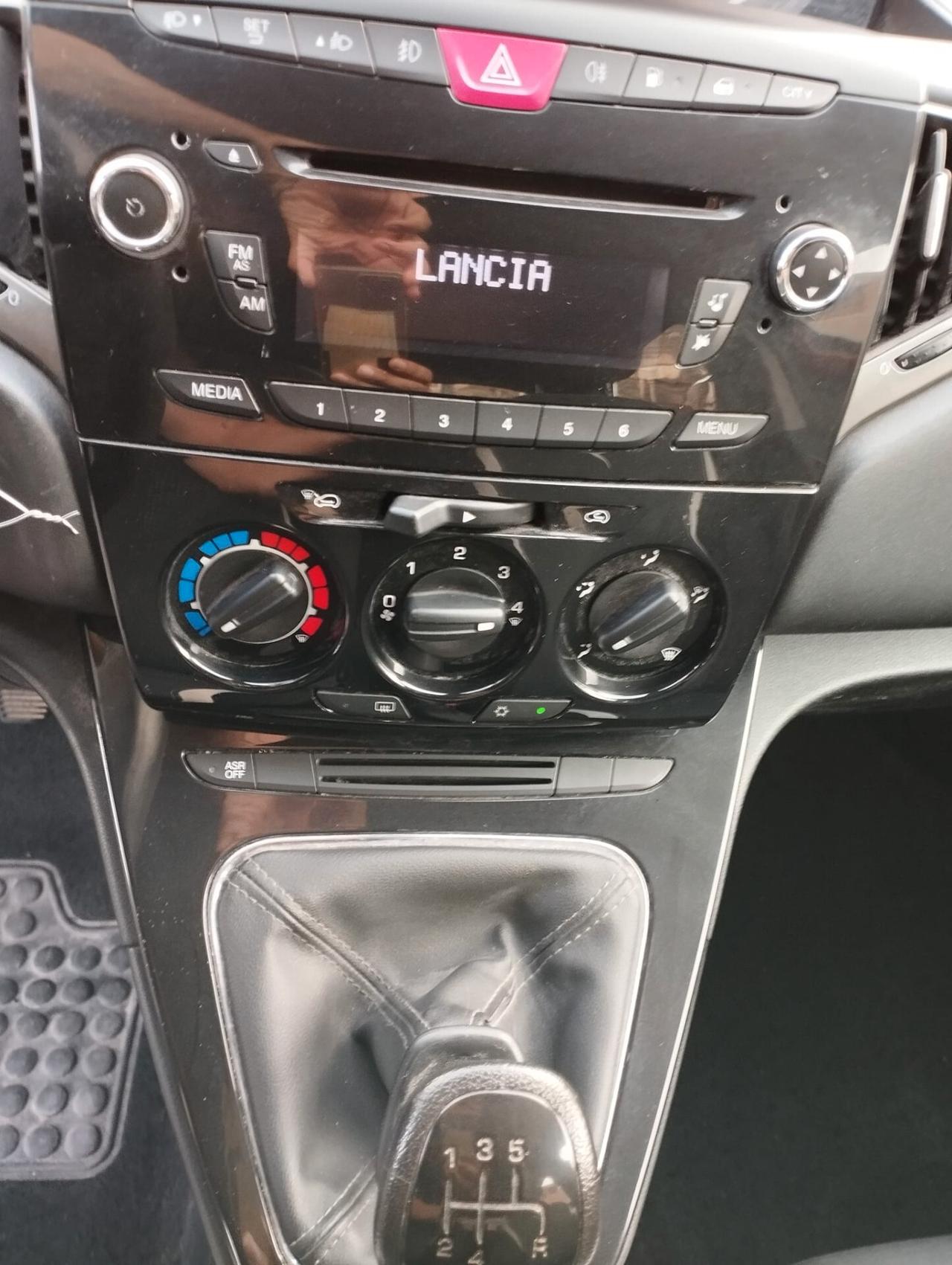 Lancia Ypsilon 1.2 69 CV 5 porte GPL Ecochic Gold