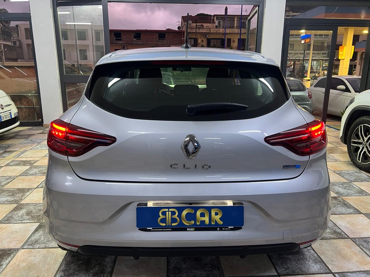 Renault Clio Full Hybrid E-Tech 140 CV 5 porte Intens