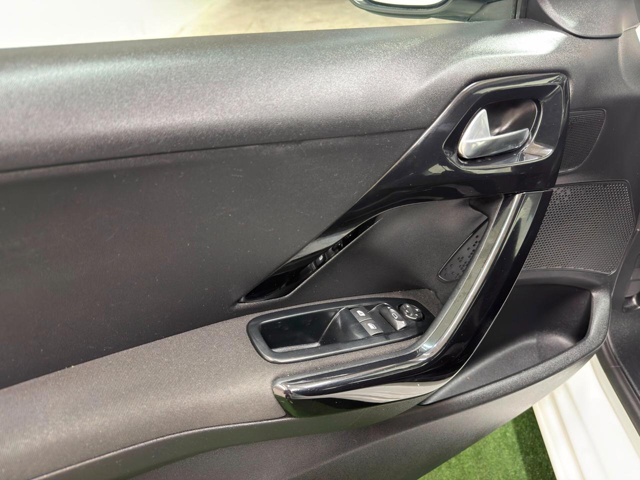 Peugeot 208 BlueHDi 75 3 porte Allure