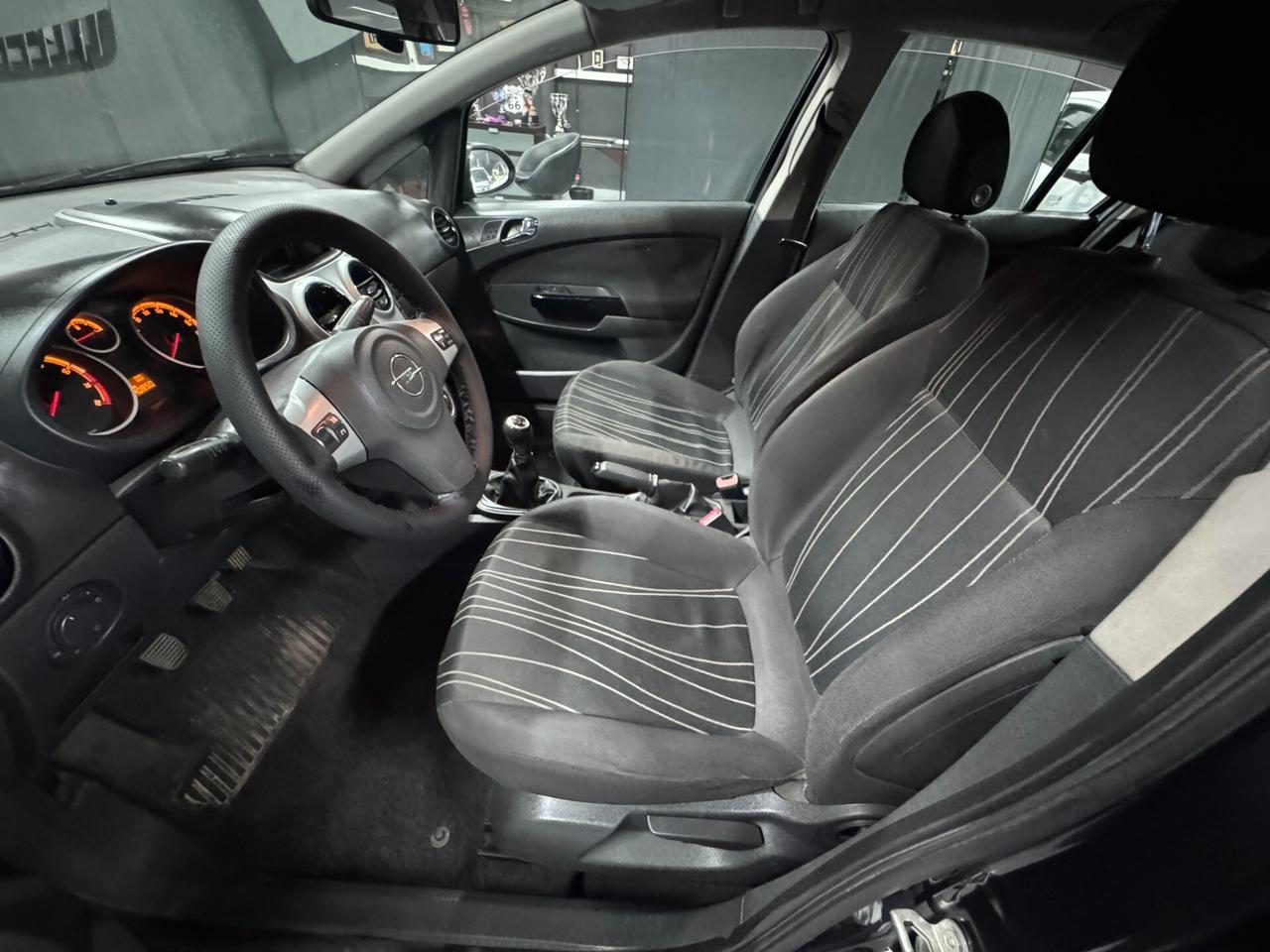 Opel Corsa 1.2 5 porte Cosmo