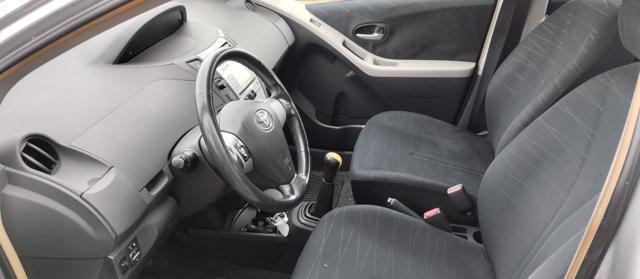 TOYOTA Yaris 1.3 5 porte Luna