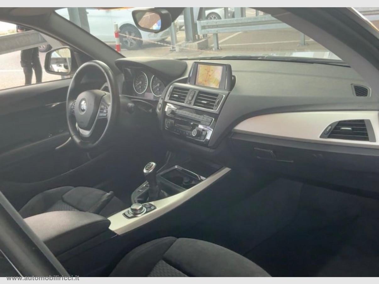 BMW 220i Coupé Advantage