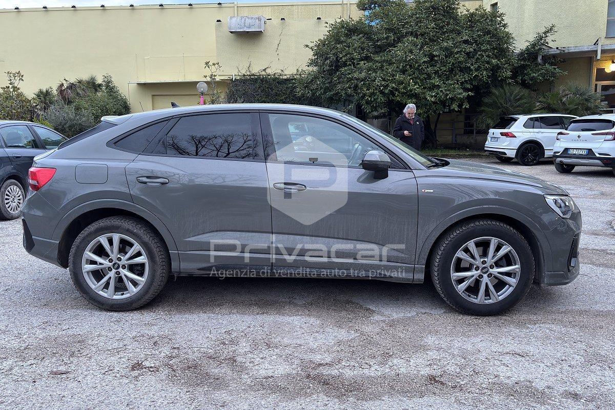 AUDI Q3 35 TDI Business Advanced