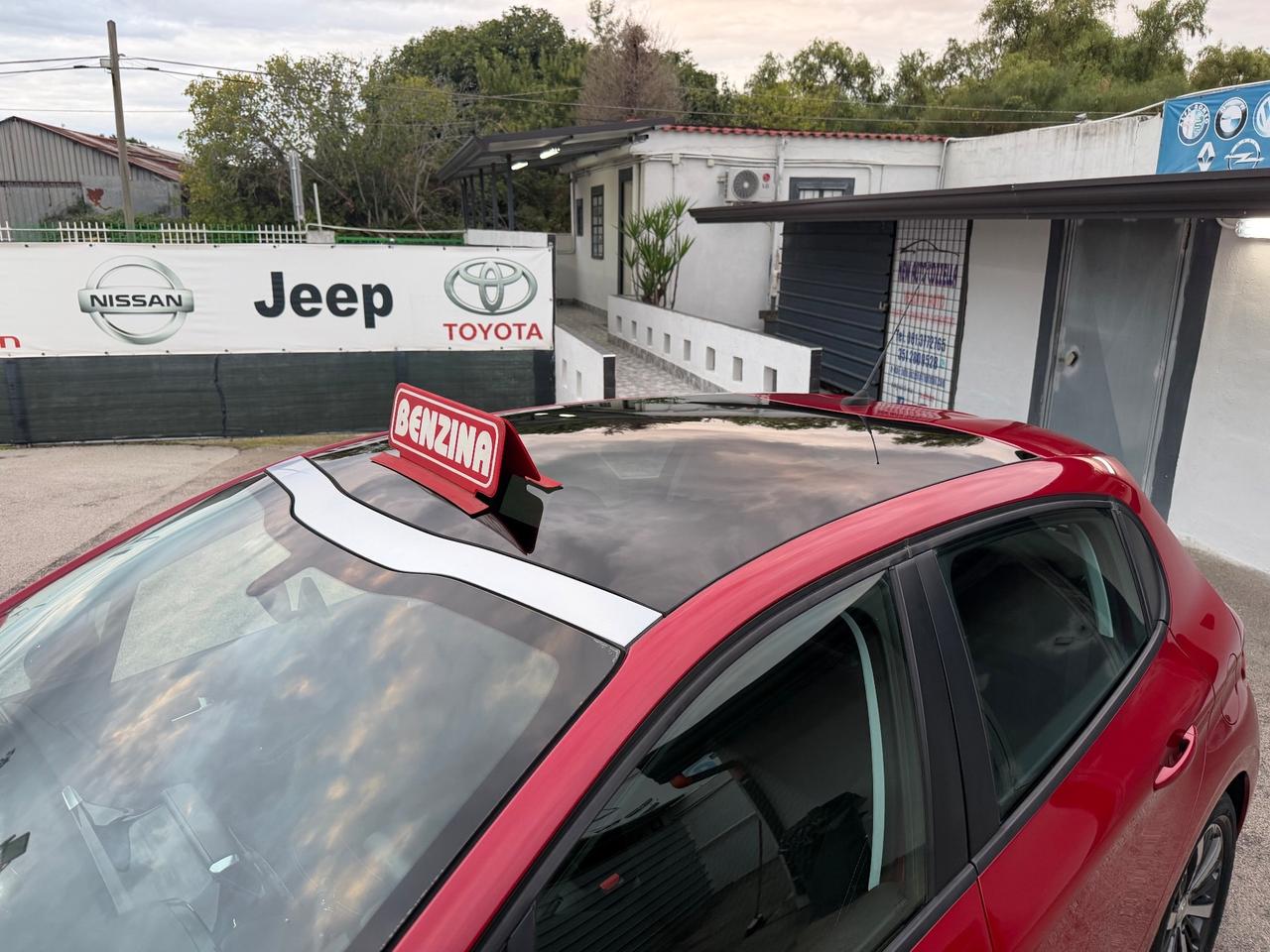 Peugeot 208 PureTech 82 5 porte Allure