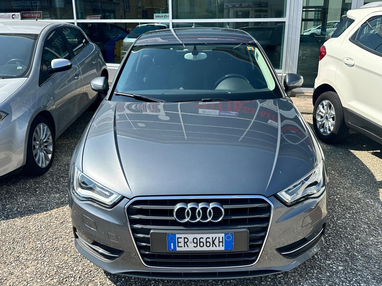 Audi A3 1.6 TDI 105 CV 3 porte cerchi 18 neopatentati