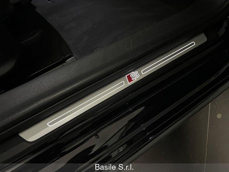 Audi A4 Avant 40 TDI quattro S tronic S line edition