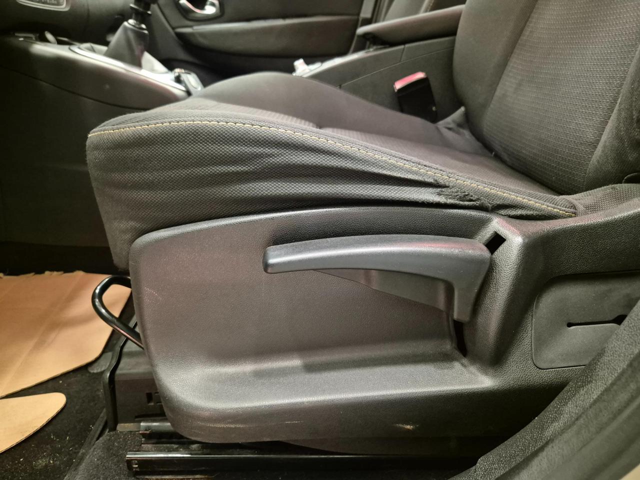 Renault Scenic 1.9 dci Dynamique TomTom 7 POSTI - NEOPATENTATI - Cam - Cruise/Lim