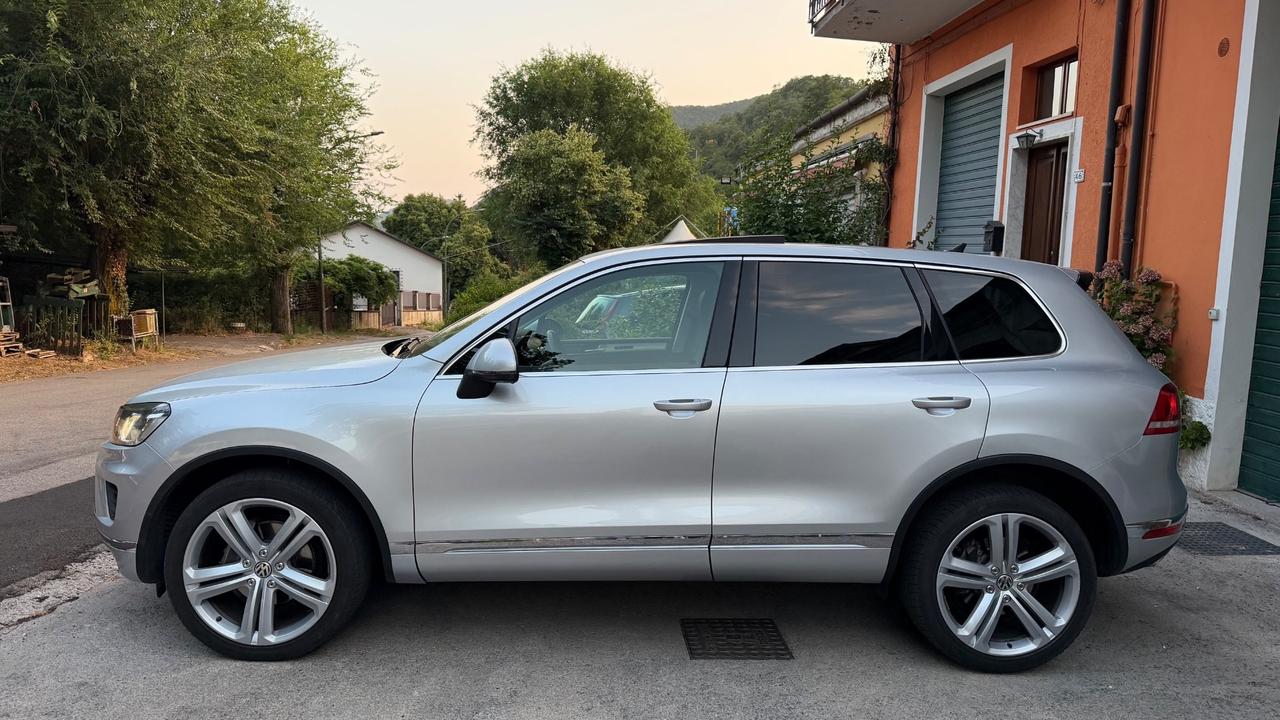 Volkswagen Touareg 3.0 TDI 262 CV tip. BlueMotion Technology Executive