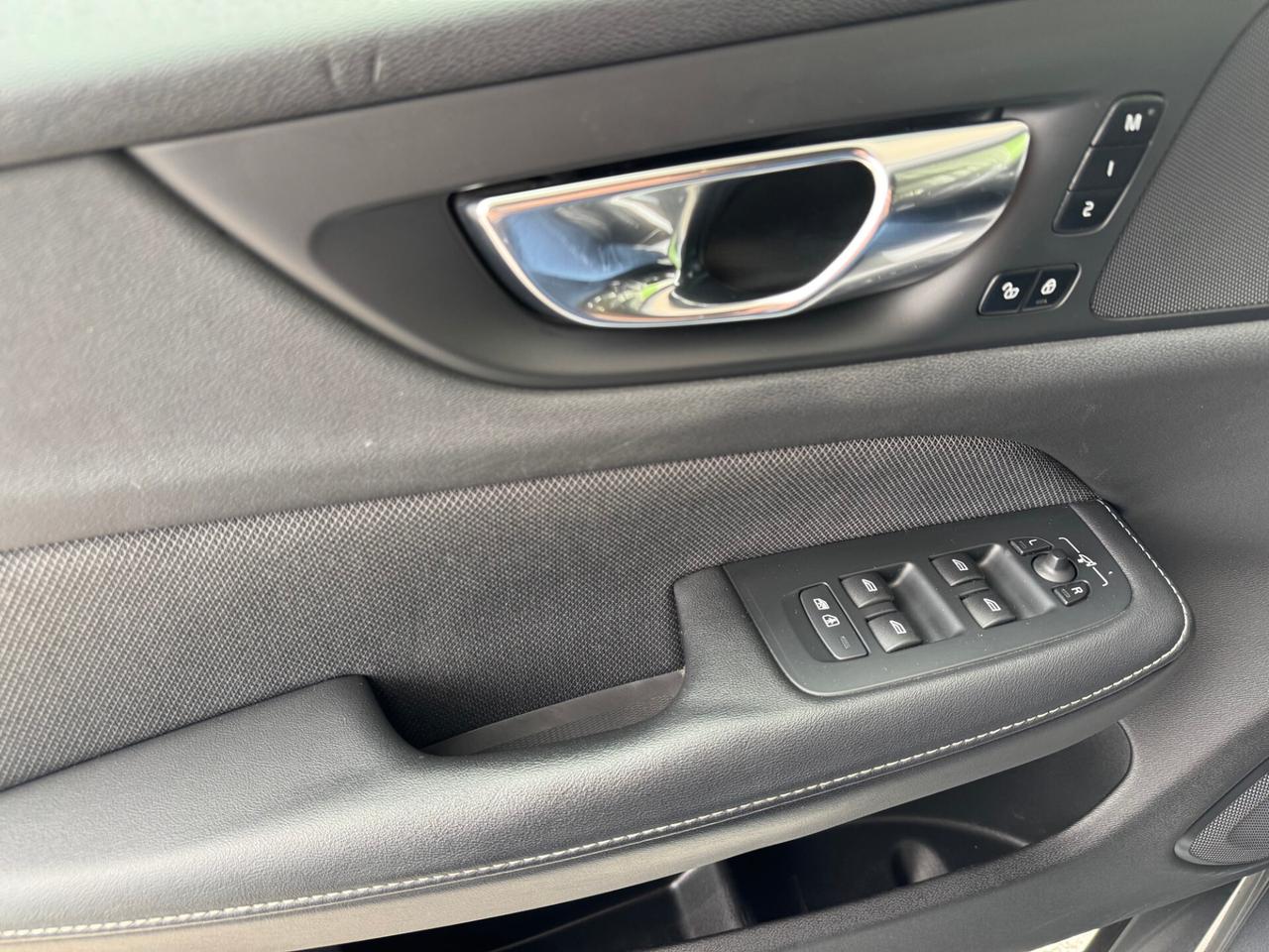 Volvo V60 2.0 b4 R-Design Hybrid GARANZIA 24 MESI