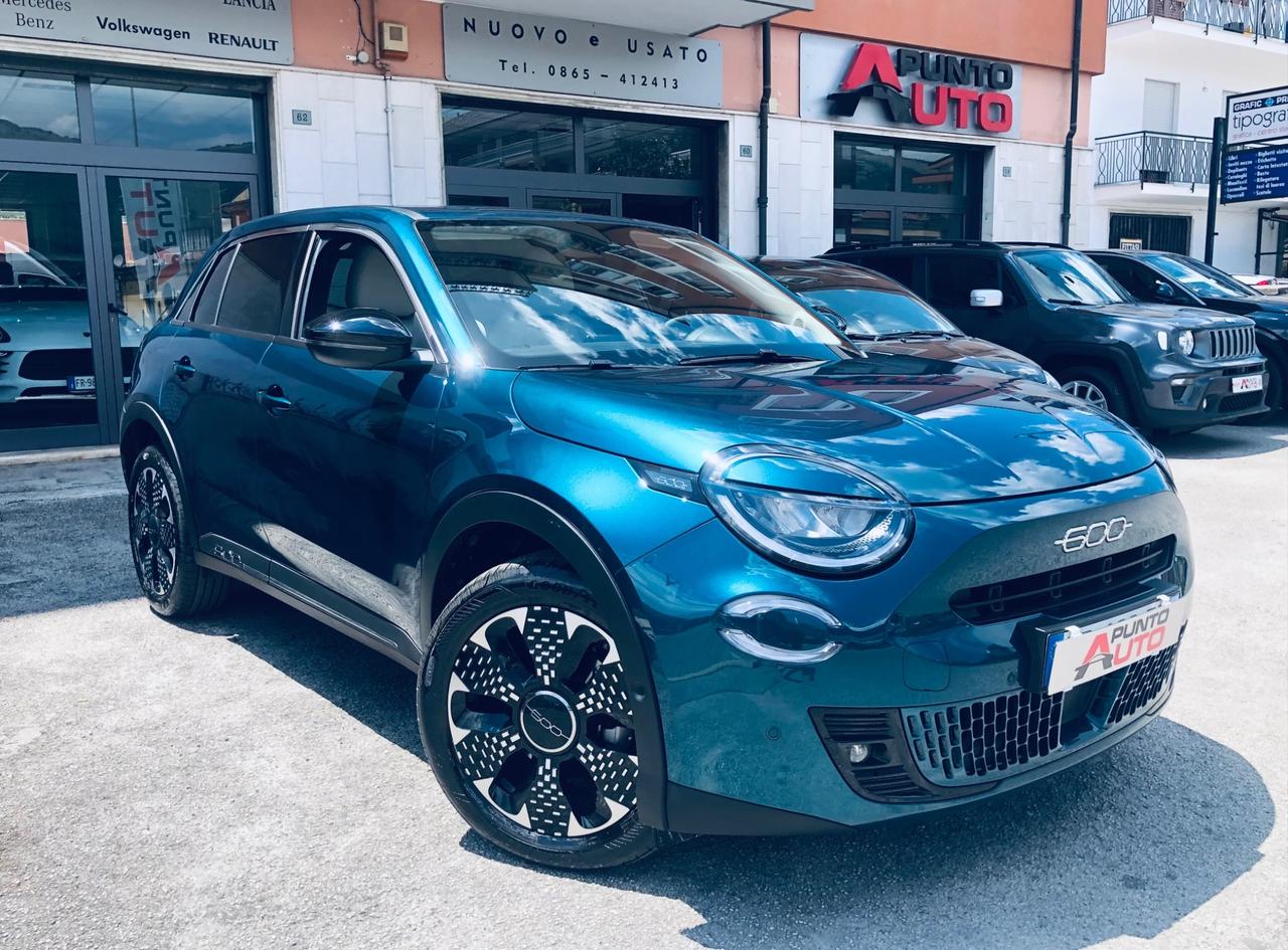 Fiat 600 Hybrid 110 CV DCT MHEV Business