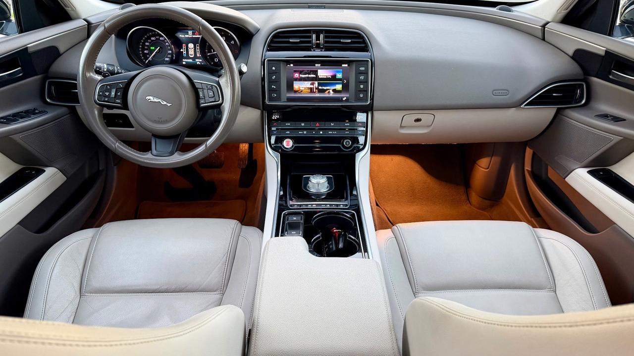 Jaguar XE 2.0 D Turbo aut. Prestige