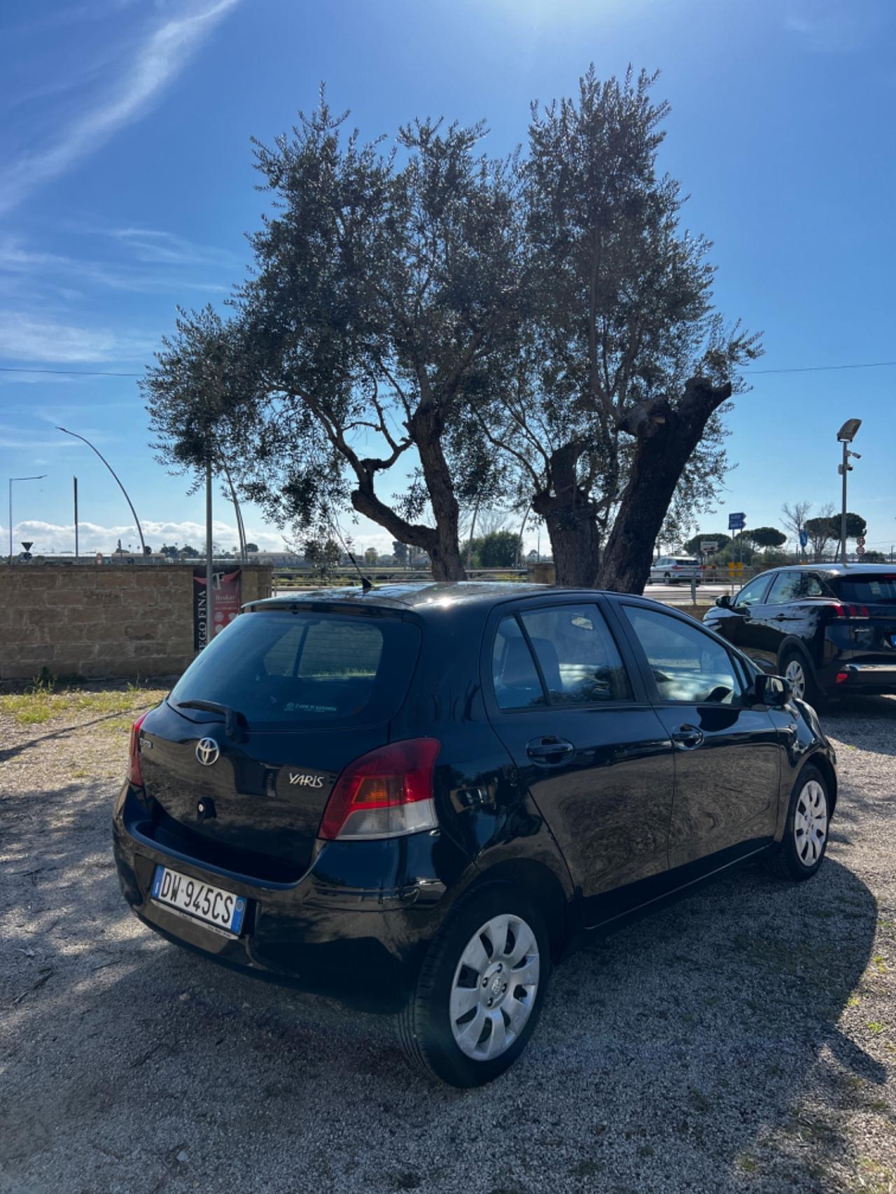 Toyota Yaris 1.4 D-4D DPF 5 porte Sol in ottimoo stato!!