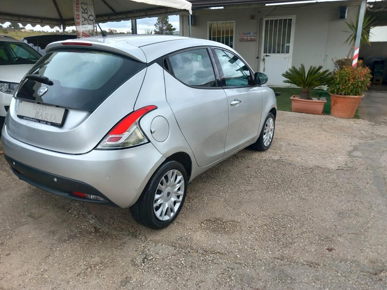 Lancia Ypsilon 1.3 MJT 16V 95 CV 5 porte S&S Silver