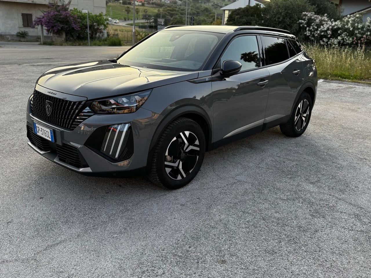 Peugeot 2008 motore elettrico 136 CV GT