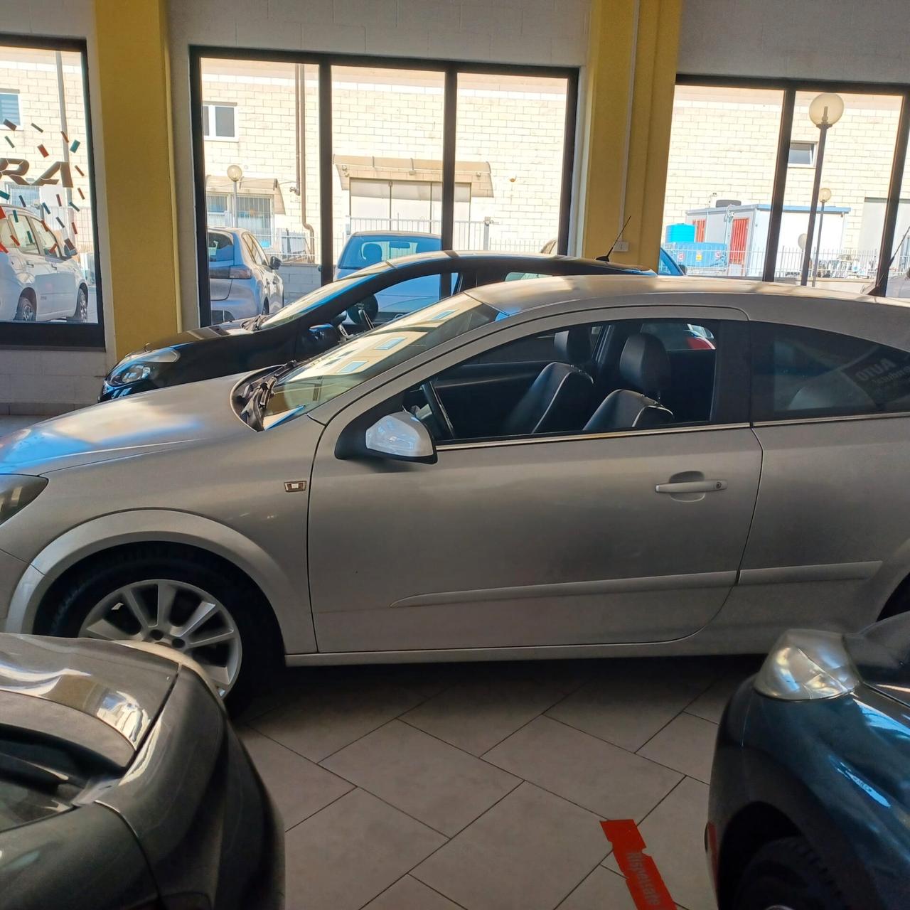 ASTRA 1.7 GT PER GLI AMANTI DELLE AUTO SPORTIVA