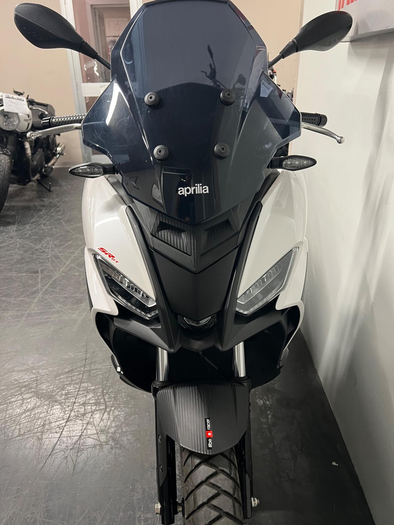 Aprilia SR GT 200