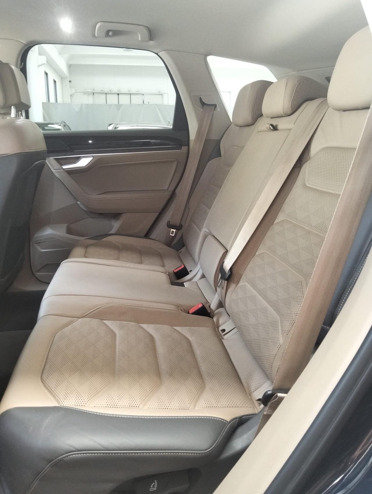 Volkswagen Touareg 3.0 V6 TDI SCR Atmosphere