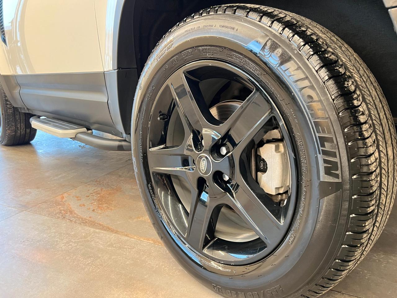 Land Rover Defender 3.0D I6 250 CV AWD Auto X-Dynamic SE