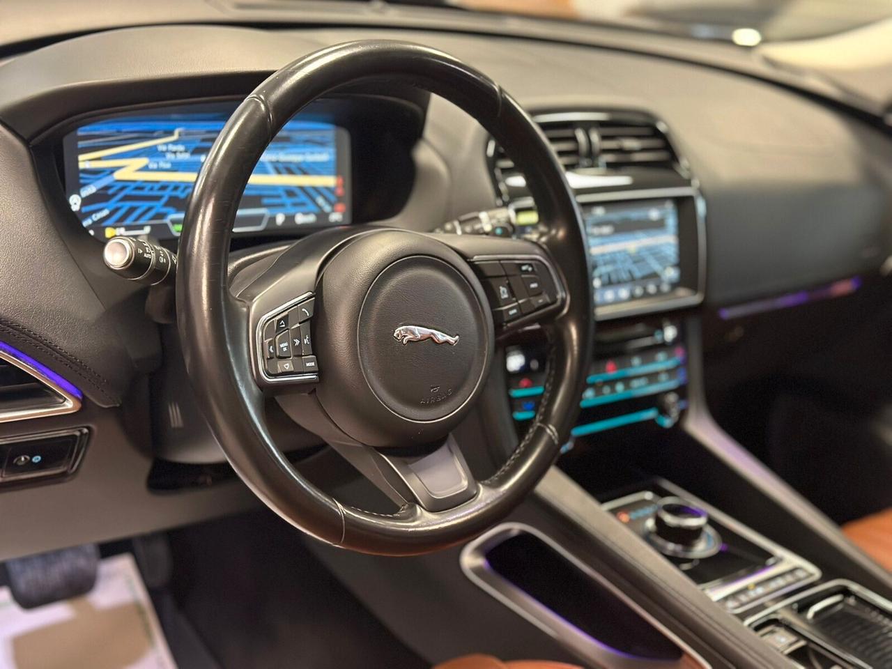Jaguar F-Pace 2.0 D 180 CV AWD aut. Portfolio