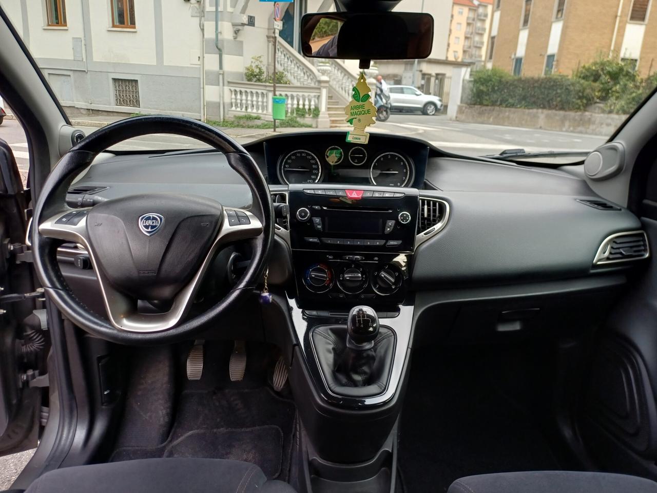 Lancia Ypsilon 1.2 PER NEOPATENTATI
