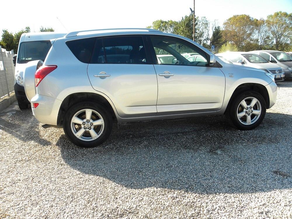 Toyota RAV 4 RAV4 2.2 D-4D 136 CV DPF Sol