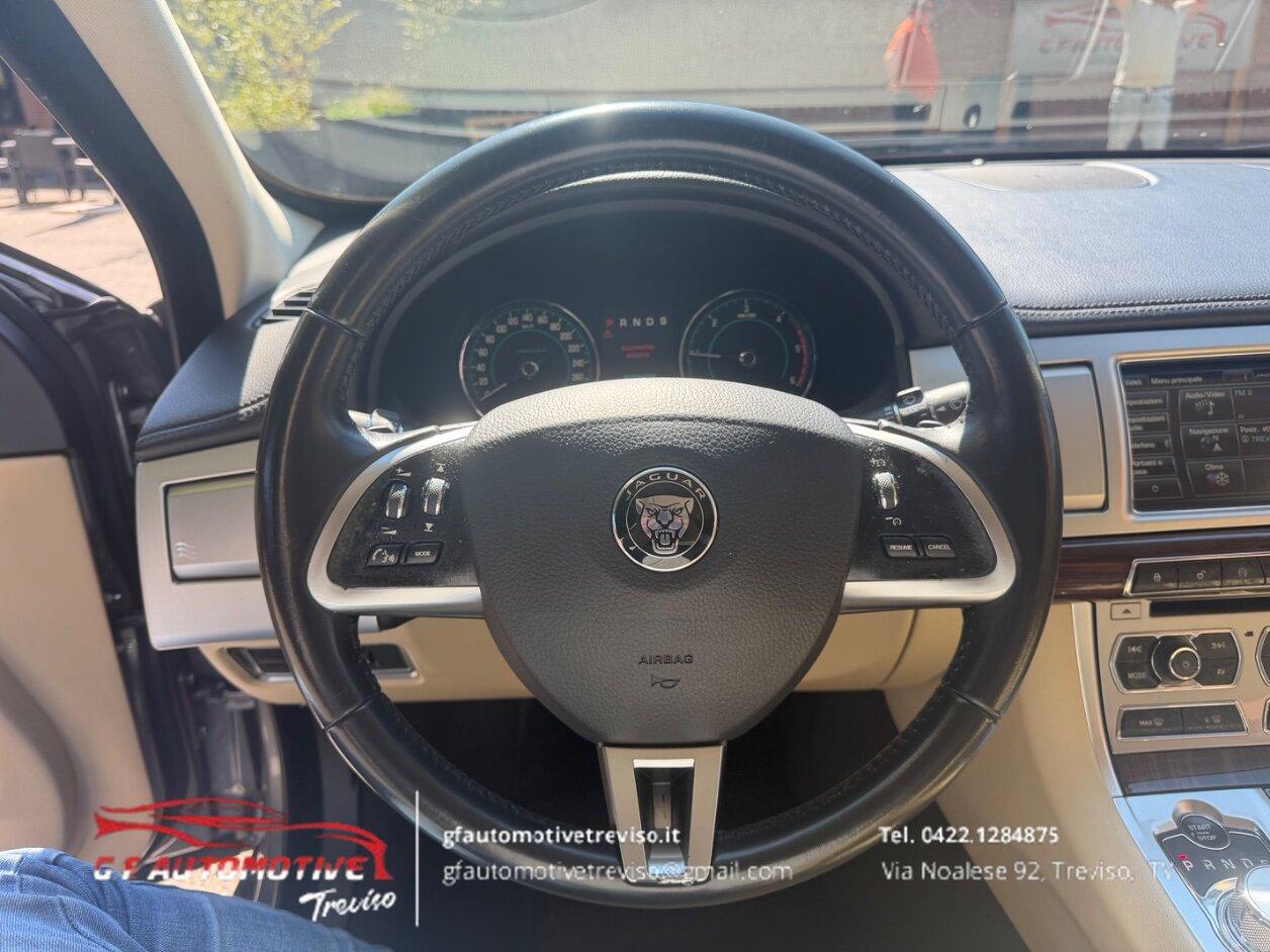 Jaguar XF Berlina XF 2.2d Luxury 200cv auto