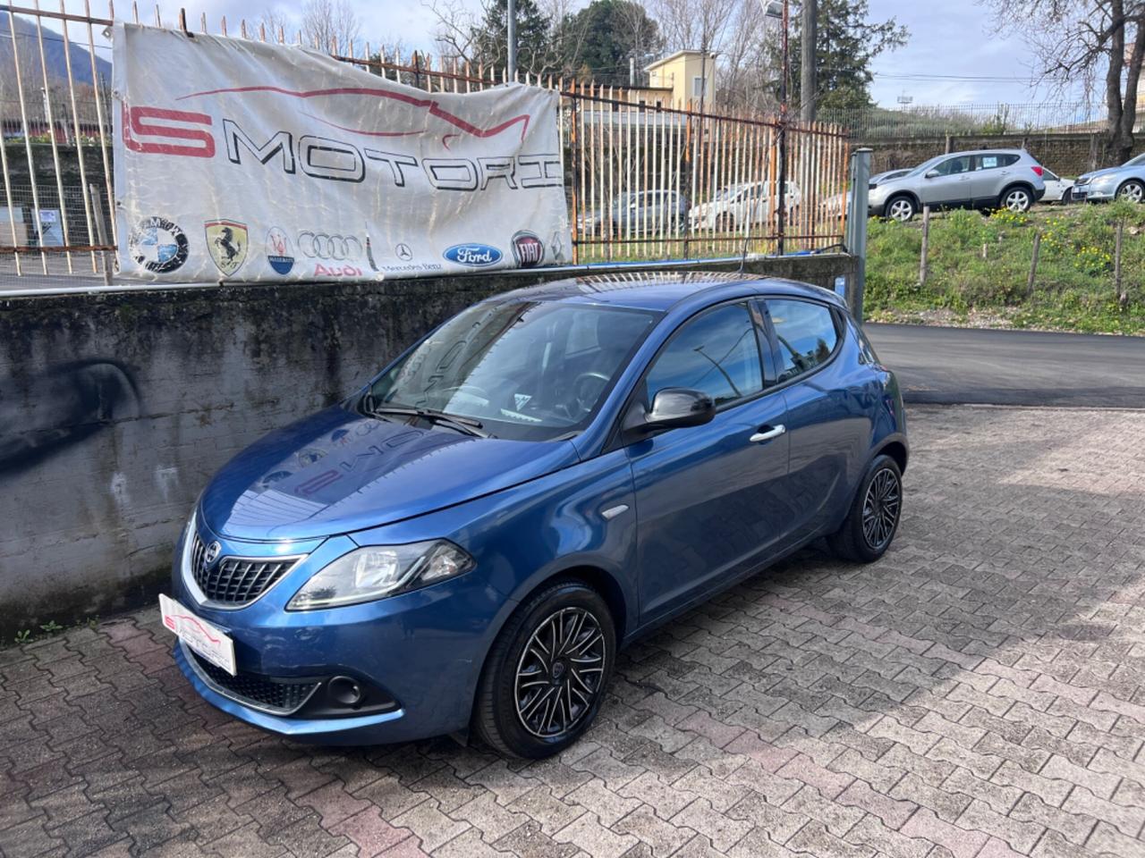 Lancia Ypsilon 1.0 FireFly 5 porte S&S Hybrid Ecochic Gold