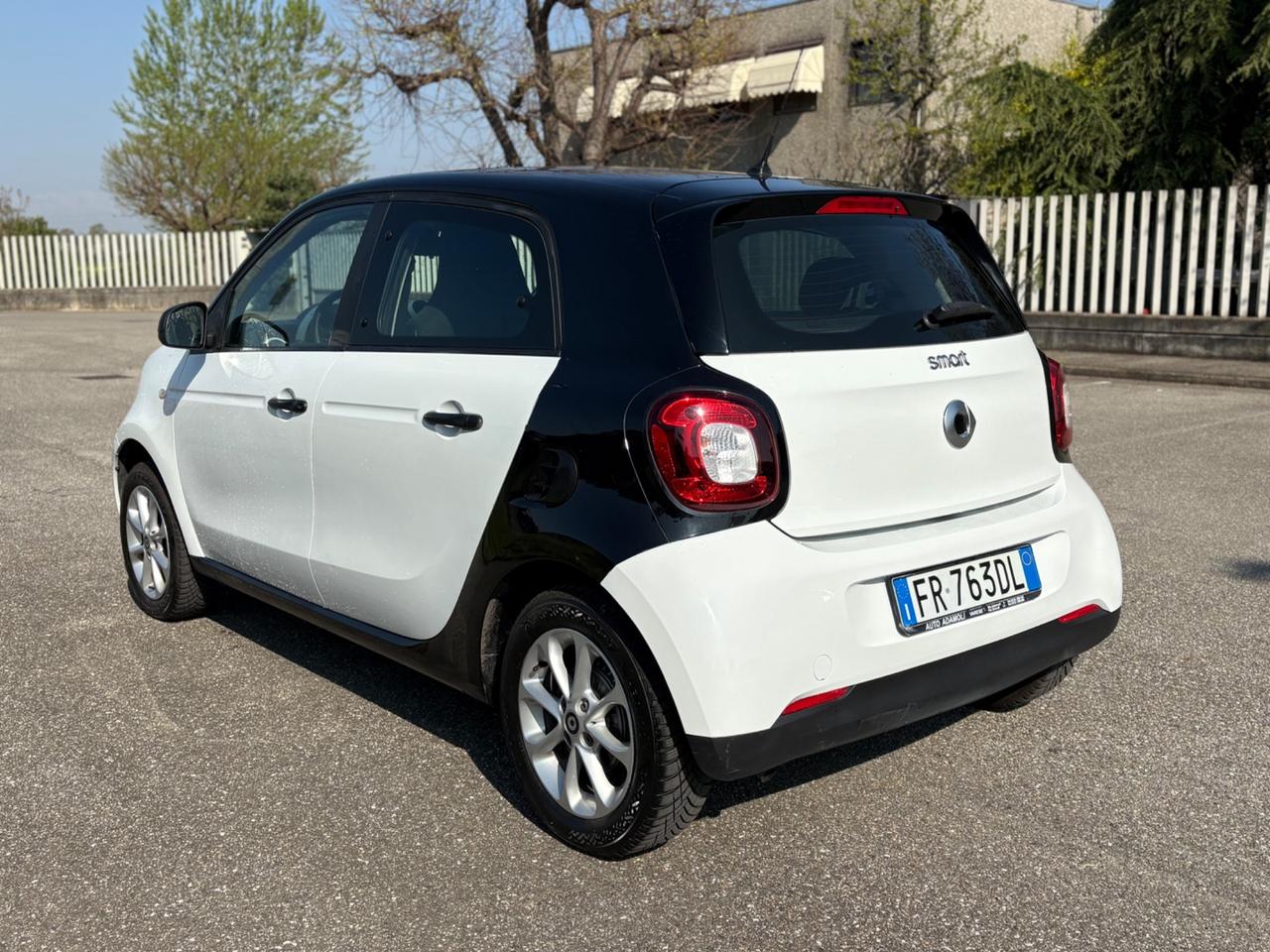Smart ForFour 1.0 benzina 70CV NEOPATENTATI 2018