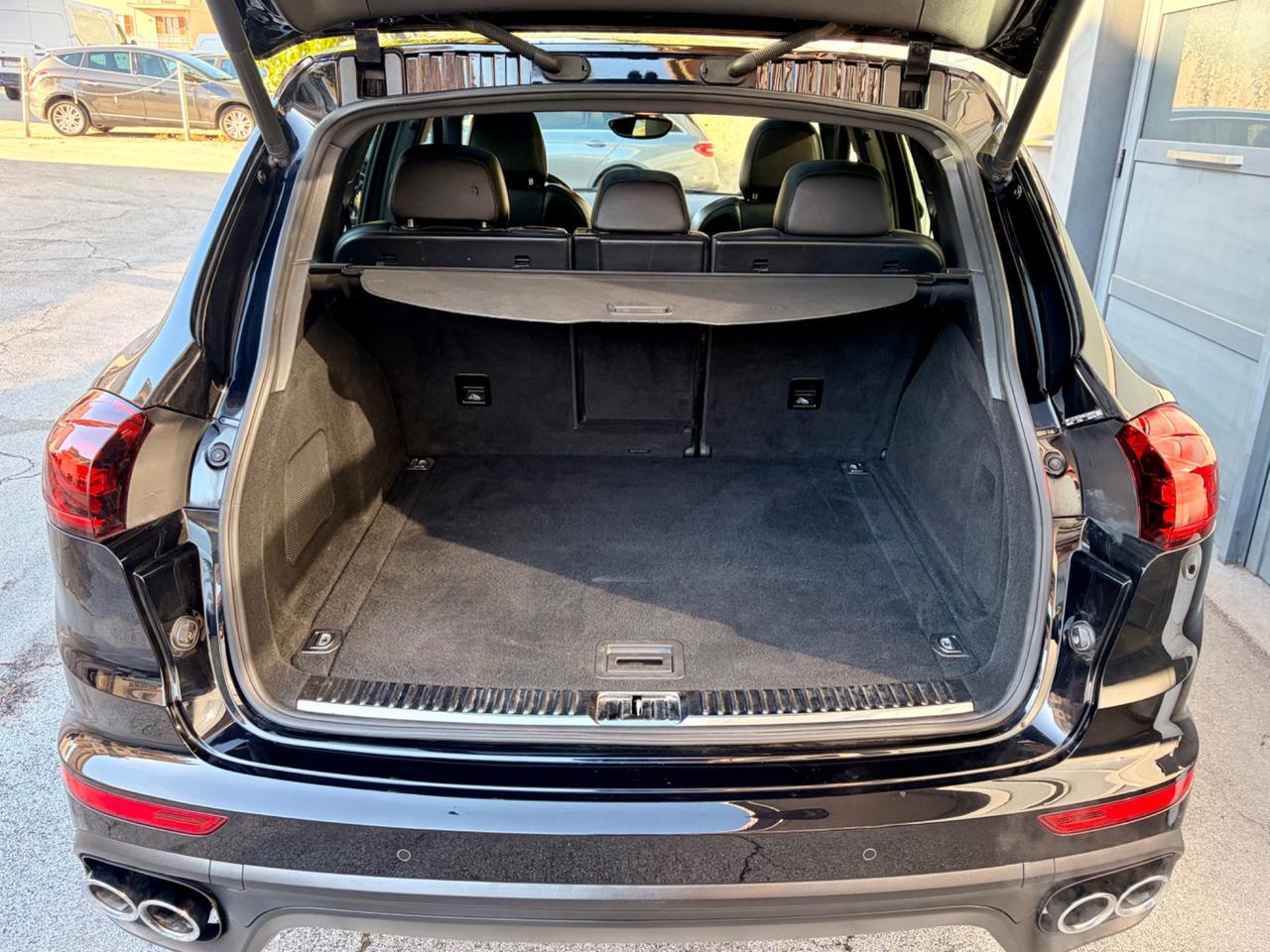 Porsche Cayenne 3.0 Diesel UNICO PROPRIETARIO IVA ESPOSTA