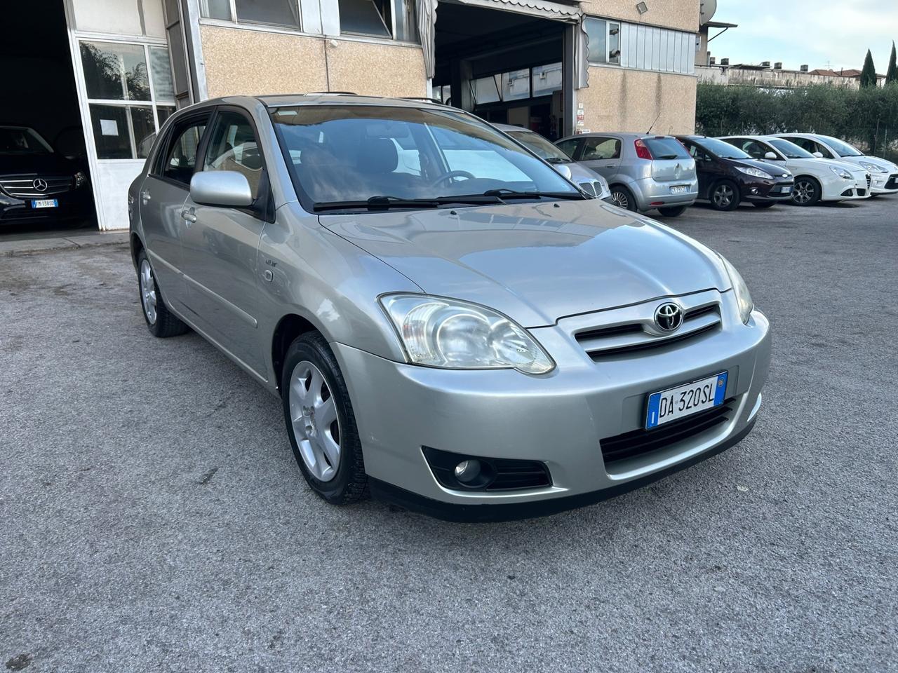 Toyota Corolla 1.4 D-4D Cambio automatico 5 porte