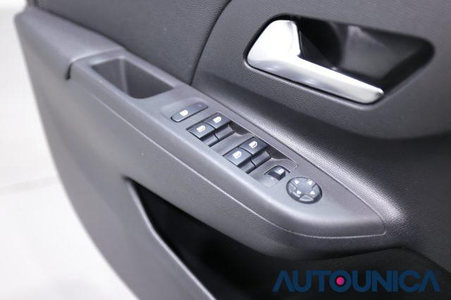 OPEL Corsa 1.2 ELEGANCE FARI LED NEOPATENTATI