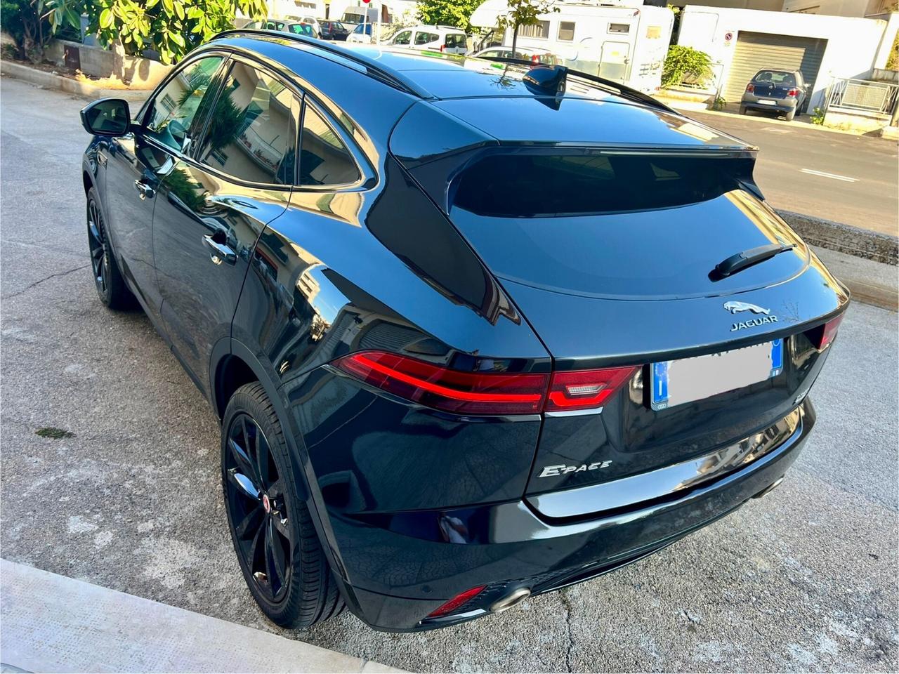 Jaguar E-Pace 2.0D 180 CV AWD aut. R-Dynamic SE